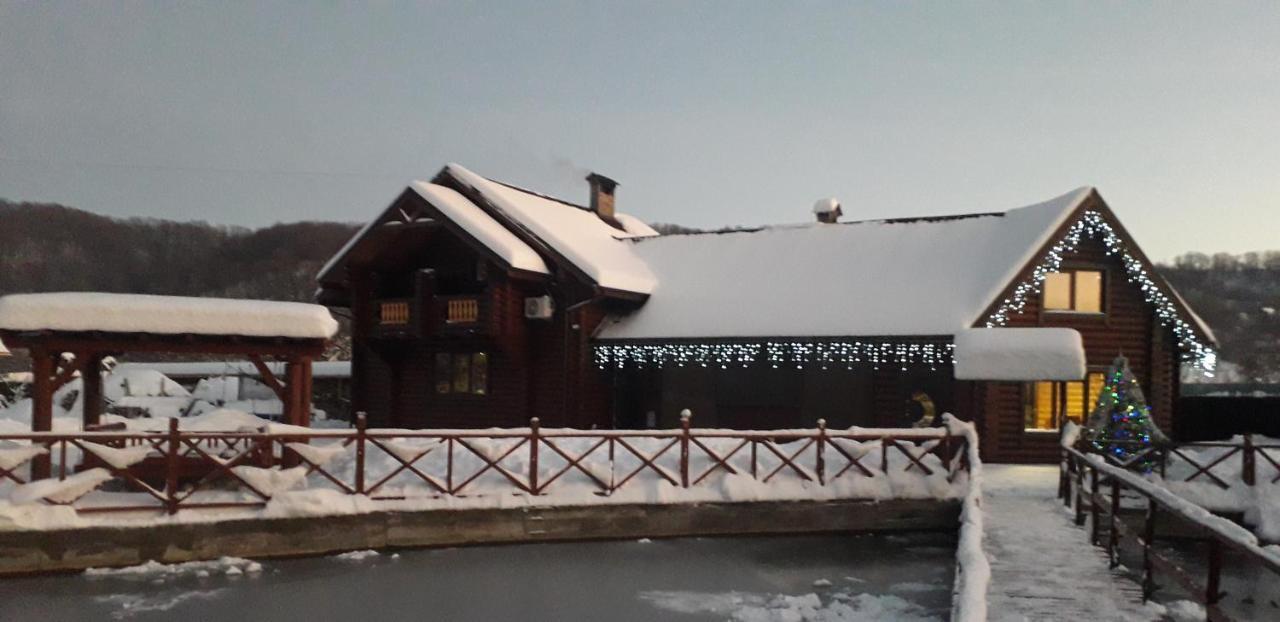На Ставку Vila Vyzhnytsya Exterior foto